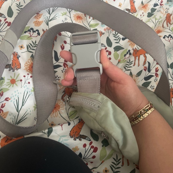 lululemon athletica Olive Green Belt Bag - Picture 3 of 4
